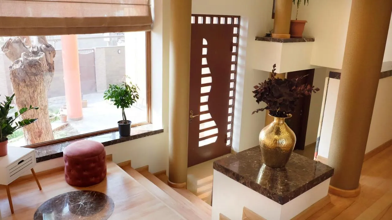 Boutique Hotel Art Villa Panorama Τυφλίδα