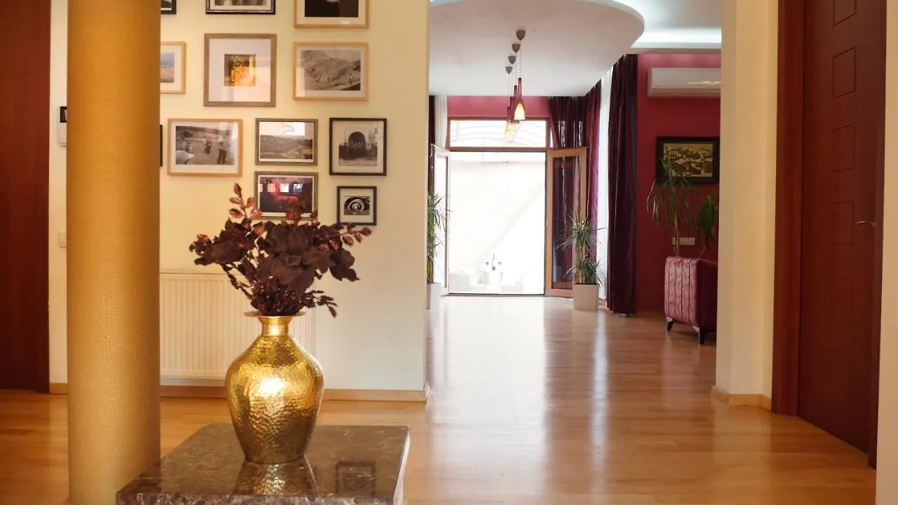 Boutique Hotel Art Villa Panorama Τυφλίδα